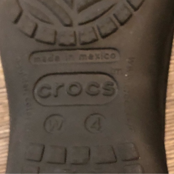 Crocs Kids Girl Flats Size 4 Black EUC - Picture 8 of 9